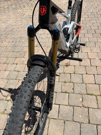 Mondraker DUNE R 2024 2024 Mountainbike de segunda mano, Negro — imagen 5 de 7
