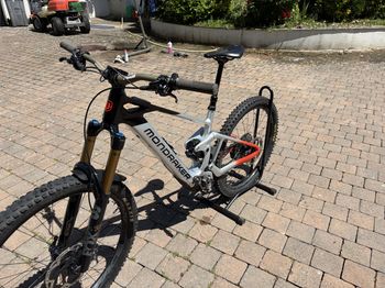 Mondraker DUNE R 2024 2024 Mountainbike de segunda mano, Negro — imagen 4 de 7