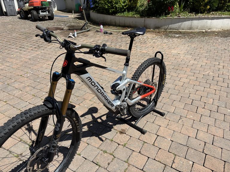 Mondraker DUNE R 2024 2024 Mountainbike de segunda mano, Negro — imagen 4 de 7