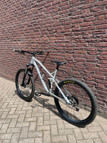 Canyon Spectral SRAM GX Eagle 2018 Mountainbike usato, Grigio chiaro — immagine 4 di 11