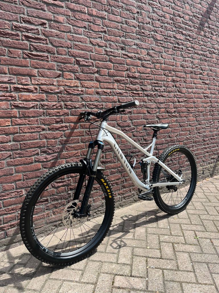Canyon Spectral SRAM GX Eagle 2018 Mountainbike usato, Grigio chiaro — immagine 2 di 11