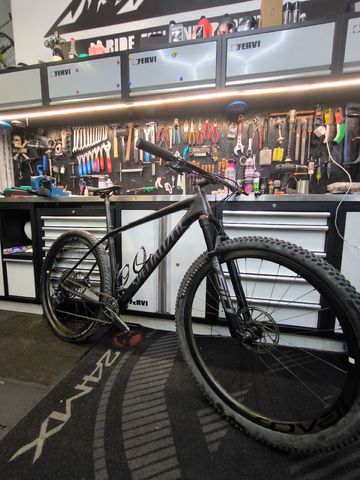 Used Specialized Epic Hardtail Pro 2019 2019 Mountainbike, Black, 29 — image 3 of 7