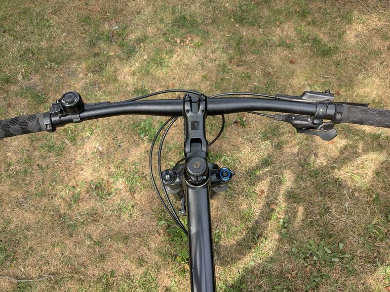 Trek X-Caliber 8 2020 2020 Mountainbike usato, Nero — immagine 4 di 12