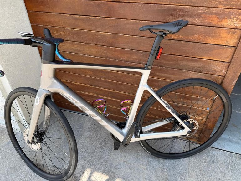 Używany Scott Addic E Ride 10 2021 2021 Road & Gravel — zdjęcie 2 z 6