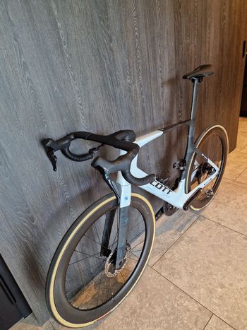 Scott Foil Shimano Dura Ace Di2 2026 Road & Gravel d'occasion — image 3 sur 4