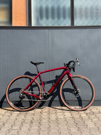 Tweedehands Trek Checkpoint SL 6 eTap 2023 2023 Road & Gravel