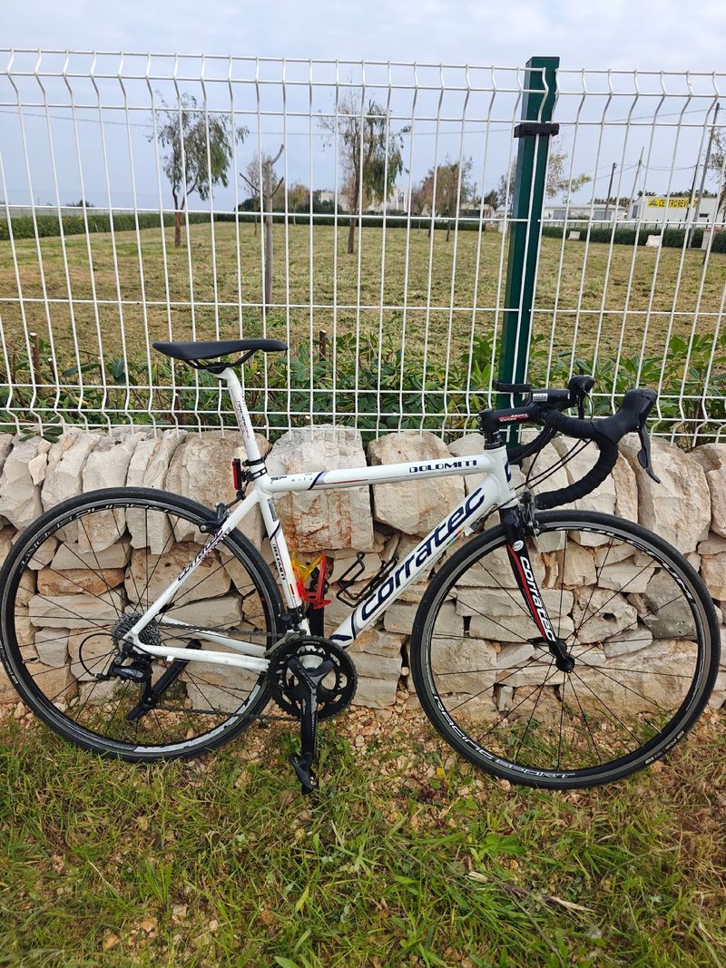 Corratec Custom Shimano Sora 2012 Road & Gravel d'occasion