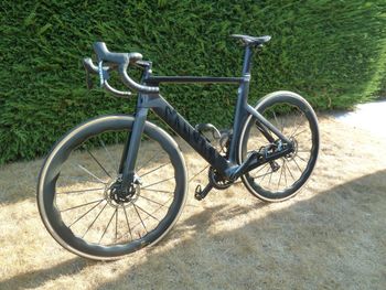 Gebrauchtes Canyon Aeroad CFR eTap 2024 2024 Road & Gravel, Schwarz — Bild 2 von 12