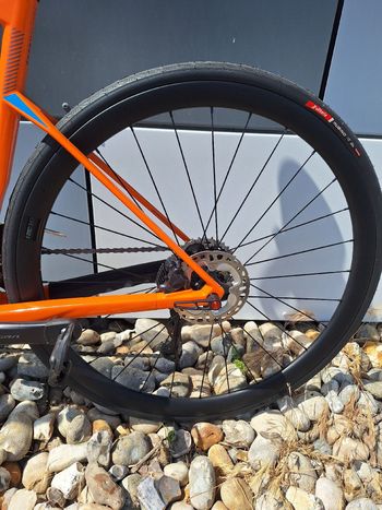 BMC Roadmachine ONE 2023 2023 Road & Gravel de segunda mano, Naranja — imagen 12 de 14