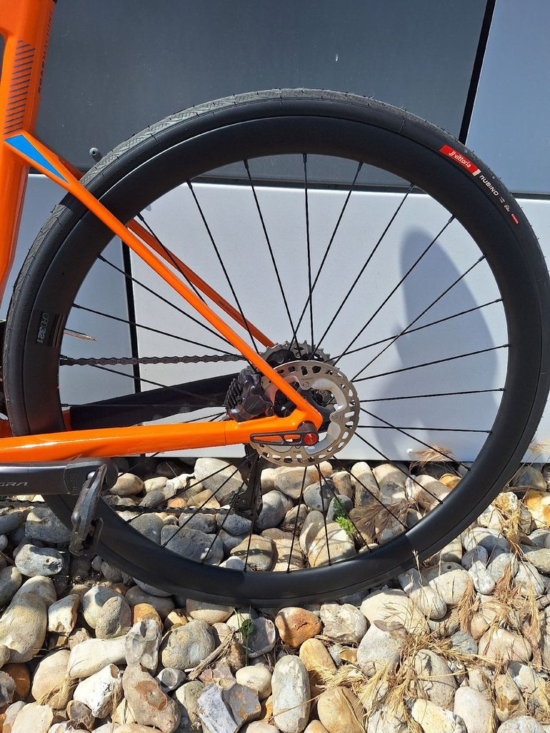 BMC Roadmachine ONE 2023 2023 Road & Gravel de segunda mano, Naranja — imagen 12 de 14
