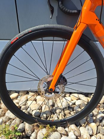 BMC Roadmachine ONE 2023 2023 Road & Gravel de segunda mano, Naranja — imagen 11 de 14