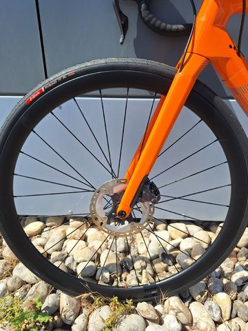 Used BMC Roadmachine ONE 2023 2023 Road & Gravel, Orange — image 11 of 14