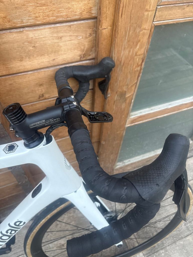 Used Cannondale Supersix Shimano Ultegra Di2 2022 Road & Gravel, White — image 2 of 9