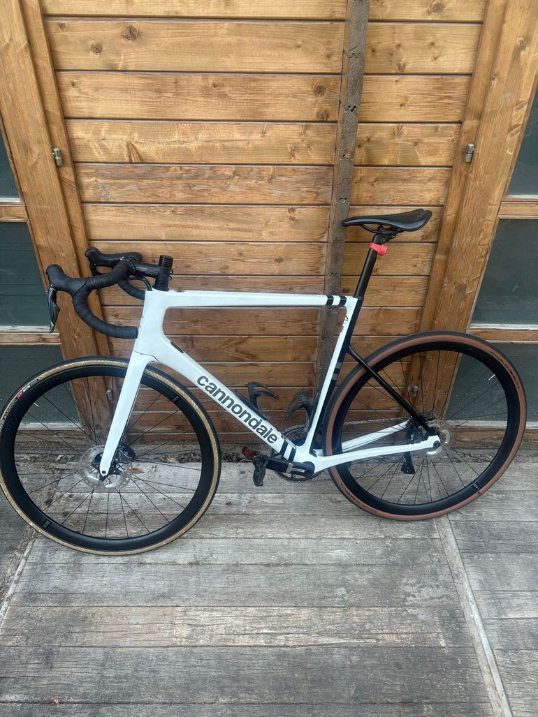 Used Cannondale Supersix Shimano Ultegra Di2 2022 Road & Gravel, White — image 3 of 9