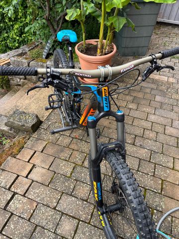 Gebrauchtes Giant Trance 2 2017 2017 Mountainbike, Schwarz — Bild 7 von 9