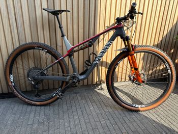 Used Canyon Lux CF SLX 9.0 Team 2020 2020 MTB