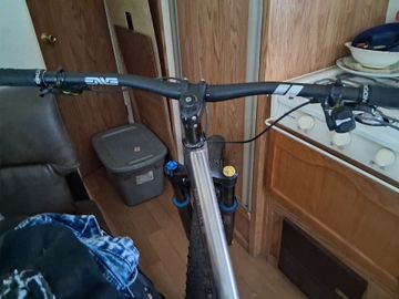 Used Lightspeed pinhoti 111 Custom SRAM XX1 Eagle AXS 2025 Mountainbike, Light Gray — image 4 of 4