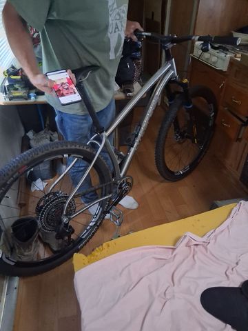 Used Lightspeed pinhoti 111 Custom SRAM XX1 Eagle AXS 2025 Mountainbike, Light Gray — image 2 of 4