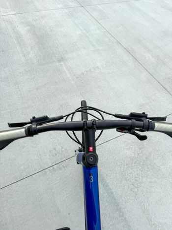 Used Trek FX 3 2025 2025 Urban, Blue — image 8 of 9