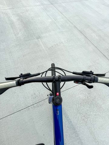 Used Trek FX 3 2025 2025 Urban, Blue — image 8 of 9