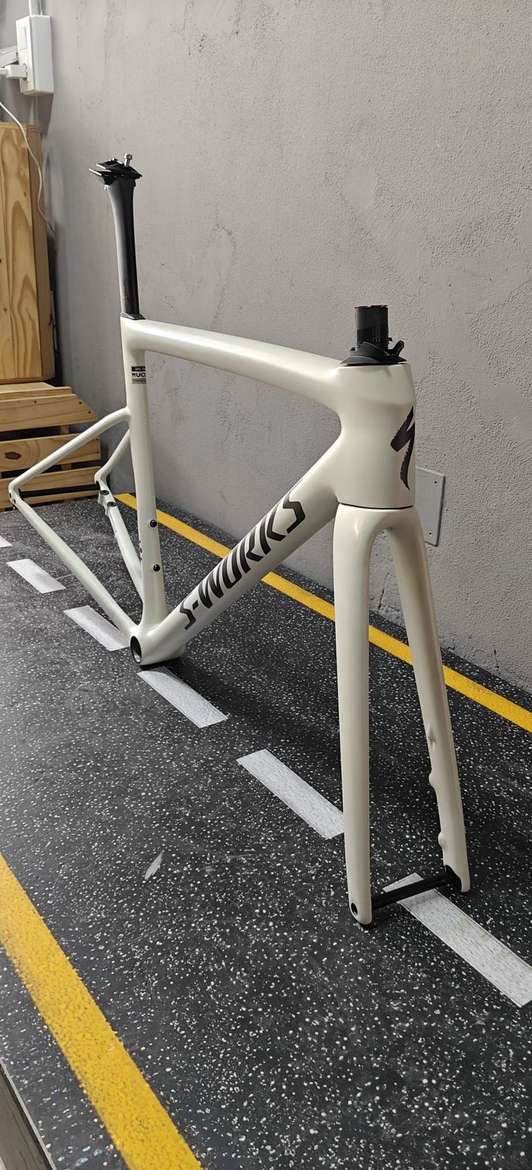 Used Specialized Tarmac Frameset 2024 Road & Gravel, White — image 2 of 7