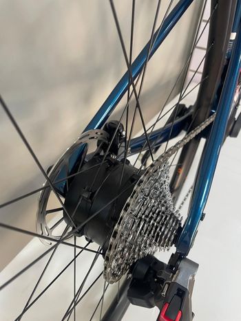 Gebrauchtes Giant Defy Advanced E+ Elite 2 2025 2025 Road & Gravel, Blau — Bild 5 von 10