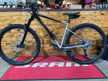 Used Cannondale Trail SE 4 2022 2022 Mountainbike, Black — image 2 of 9