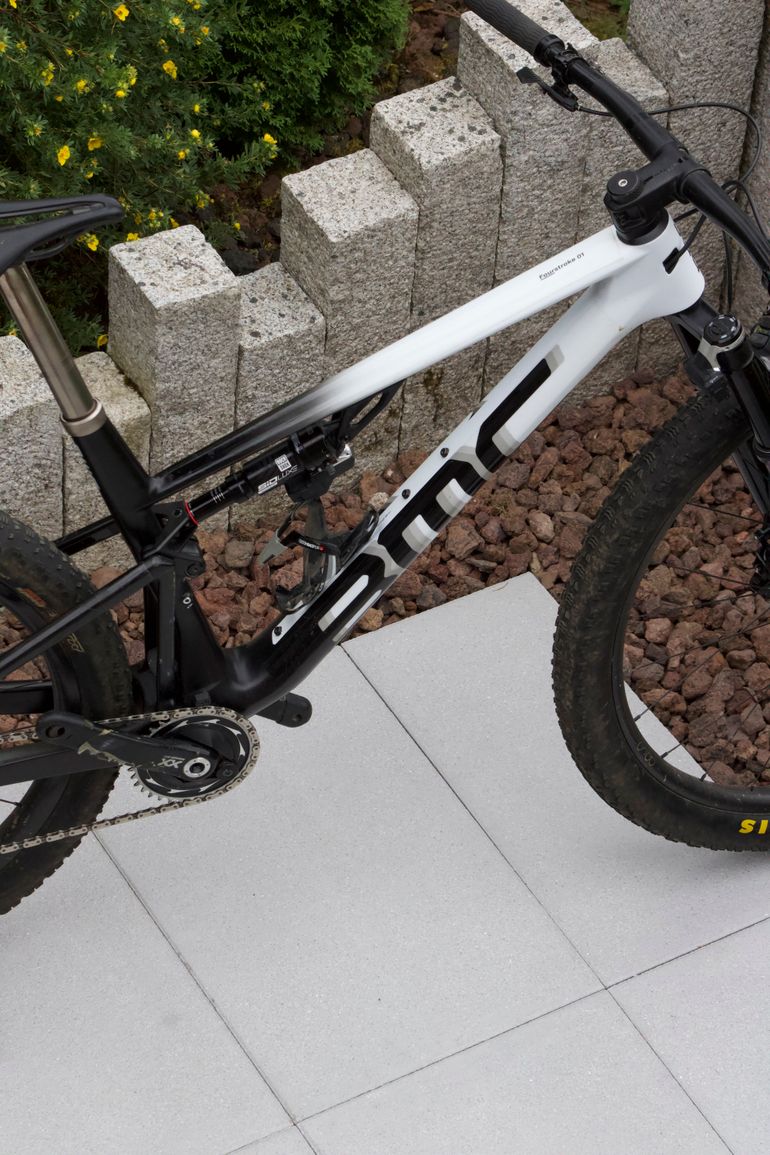 Used BMC Fourstroke 01 LTD 2024 2024 Mountainbike, White, 29 — image 2 of 4