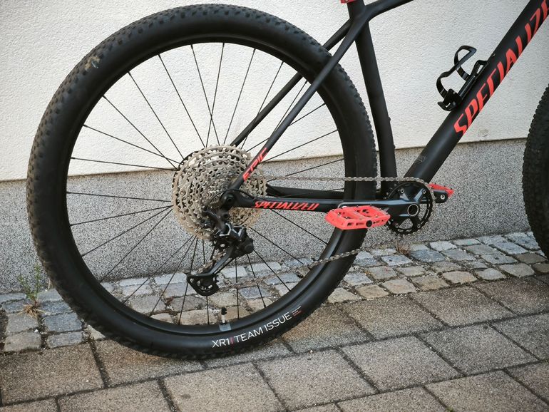 Used Specialized Epic Shimano Deore XT 2021 Mountainbike, Black — image 10 of 12