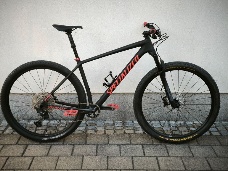 Used Specialized Epic Shimano Deore XT 2021 Mountainbike, Black — image 11 of 12