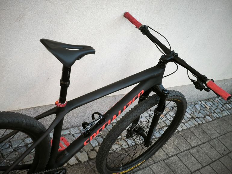 Used Specialized Epic Shimano Deore XT 2021 Mountainbike, Black — image 9 of 12