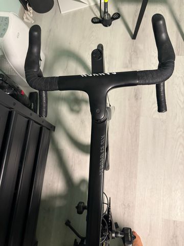 Brugt Canyon Aeroad CF SLX 8 Di2 2024 2024 Road & Gravel — billede 16 af 20