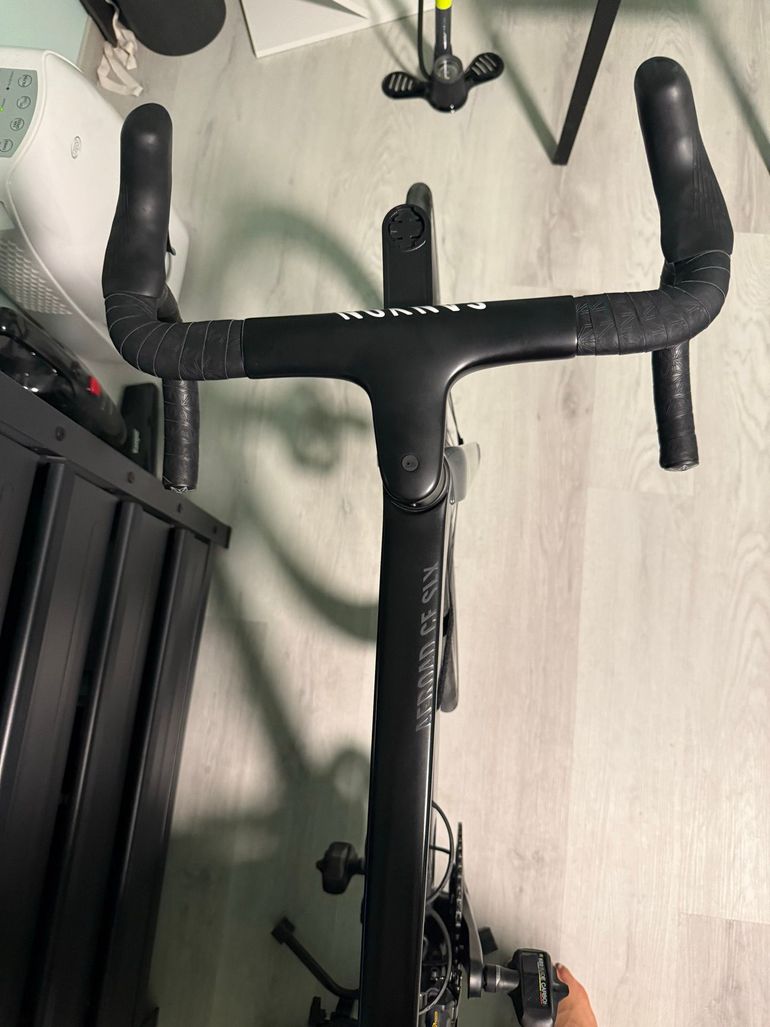 Brugt Canyon Aeroad CF SLX 8 Di2 2024 2024 Road & Gravel — billede 16 af 20