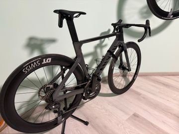 Brugt Canyon Aeroad CF SLX 8 Di2 2024 2024 Road & Gravel — billede 18 af 20