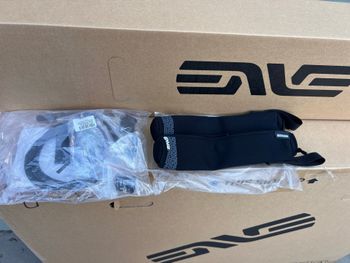 Used Enve Fray PRO RED 2026 Frameset 2026 Road & Gravel, Purple — image 9 of 11
