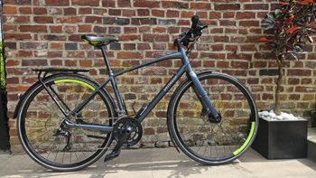Tweedehands Specialized Men's Sirrus Sport 2019 2019 Urban & Touring