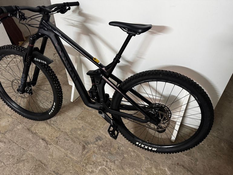 Tweedehands Canyon Strive CF 7 2021 2021 Mountainbike — afbeelding 2 van 8