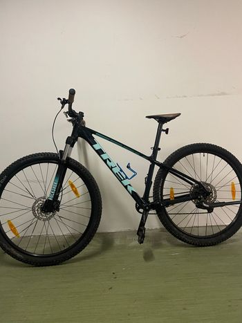 Used Trek Marlin 7 Custom Shimano Deore 2020 MTB