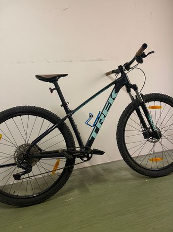 Używany Trek Marlin 7 Custom Shimano Deore 2020 Mountainbike — zdjęcie 2 z 4