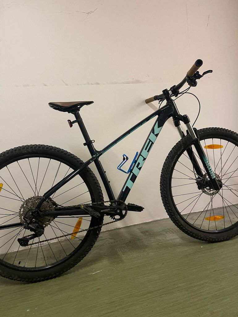 Używany Trek Marlin 7 Custom Shimano Deore 2020 Mountainbike — zdjęcie 2 z 4