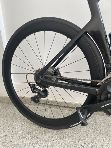 Used Canyon Aeroad Shimano 105 2020 Road & Gravel, Black — image 3 of 9