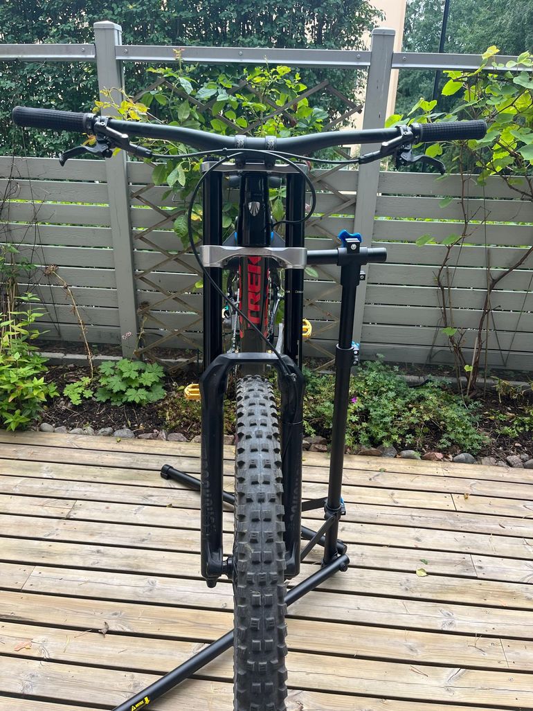 Used Trek Session 8 27.5 2018 2018 Mountainbike, Black, 27.5 — image 2 of 7