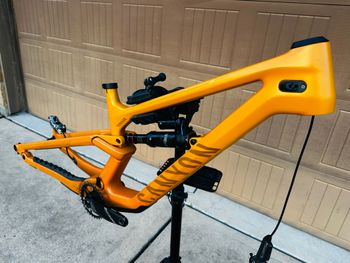 Used Canyon Torque Frameset 2024 Mountainbike, Orange — image 2 of 12