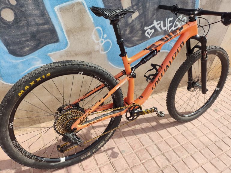 Used Specialized Epic Comp 2022 2022 Mountainbike, Orange, 29 — image 2 of 5