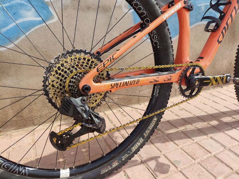 Used Specialized Epic Comp 2022 2022 Mountainbike, Orange, 29 — image 3 of 5