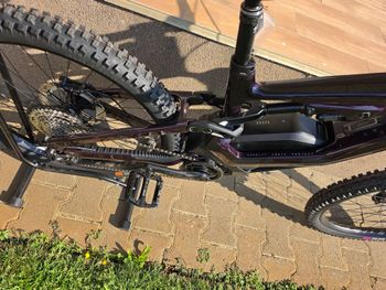 Used Lapierre Overvolt Shimano Deore XT 2025 Mountainbike, Purple — image 3 of 8