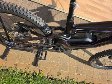 Used Lapierre Overvolt Shimano Deore XT 2025 Mountainbike, Purple — image 3 of 8