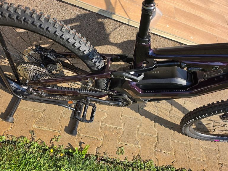 Used Lapierre Overvolt Shimano Deore XT 2025 Mountainbike, Purple — image 3 of 8