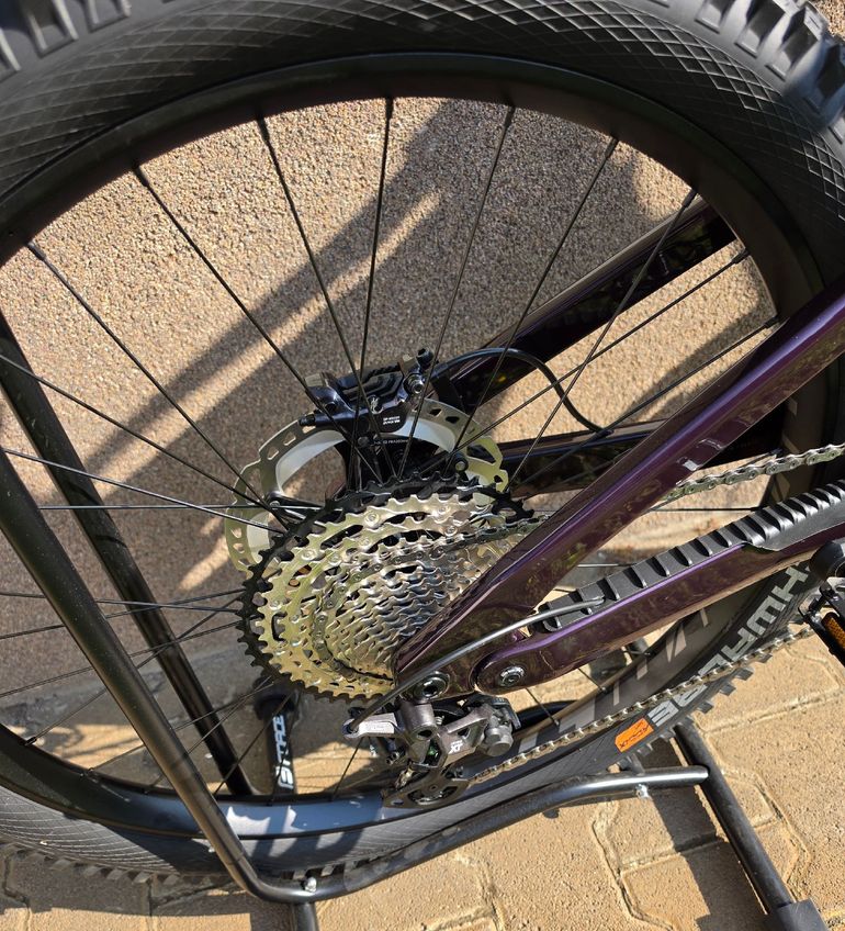 Used Lapierre Overvolt Shimano Deore XT 2025 Mountainbike, Purple — image 7 of 8