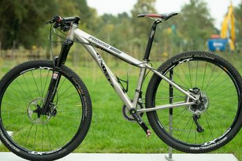 Used Lynskey Pro650 2019 Mountainbike, Light Gray — image 10 of 15